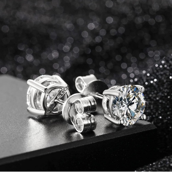 18k 1cttw Diamond Solitaire Earrings - Picture 5 of 5